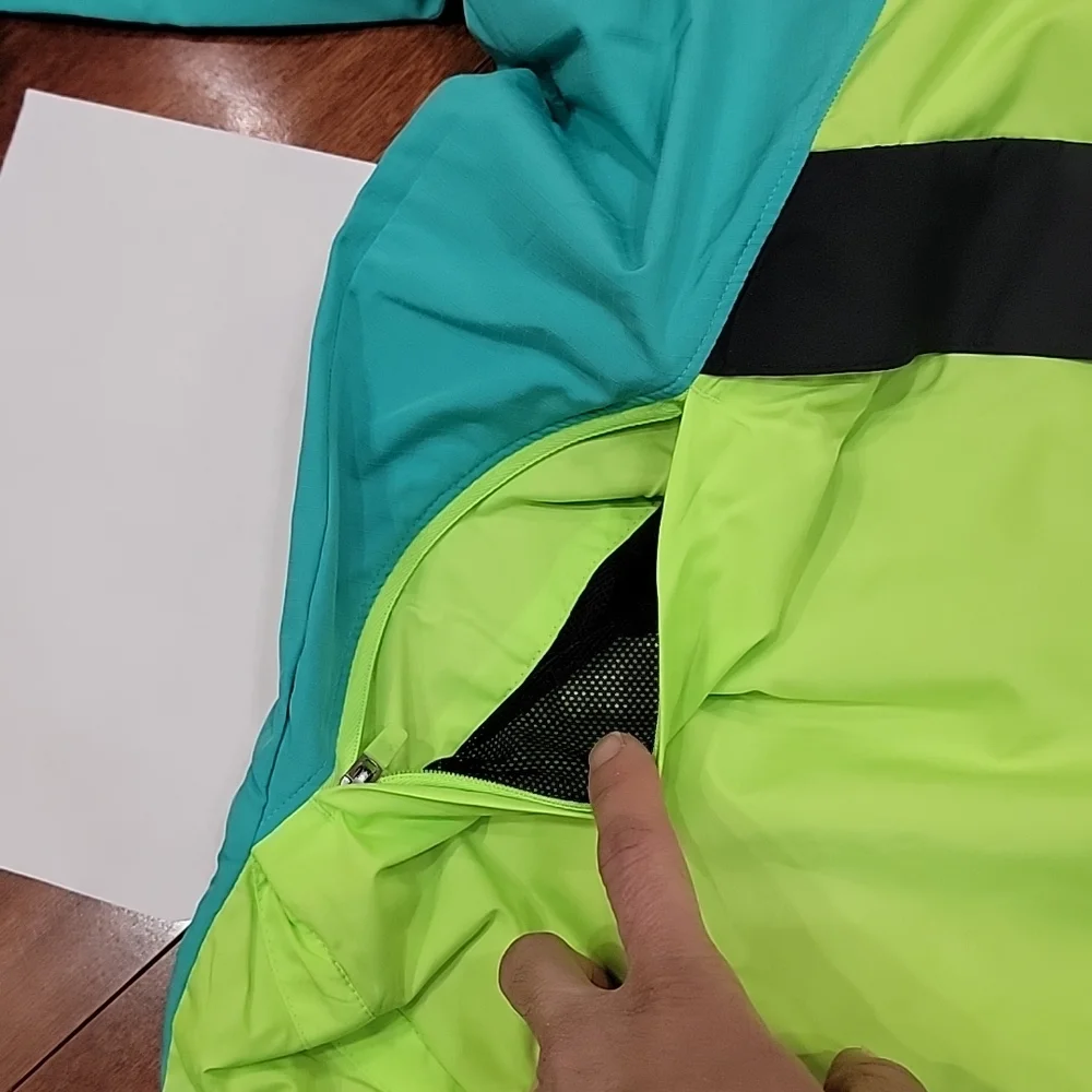 NWT size M Under Armour 1/2 zip windbreaker - Picture 4 of 14